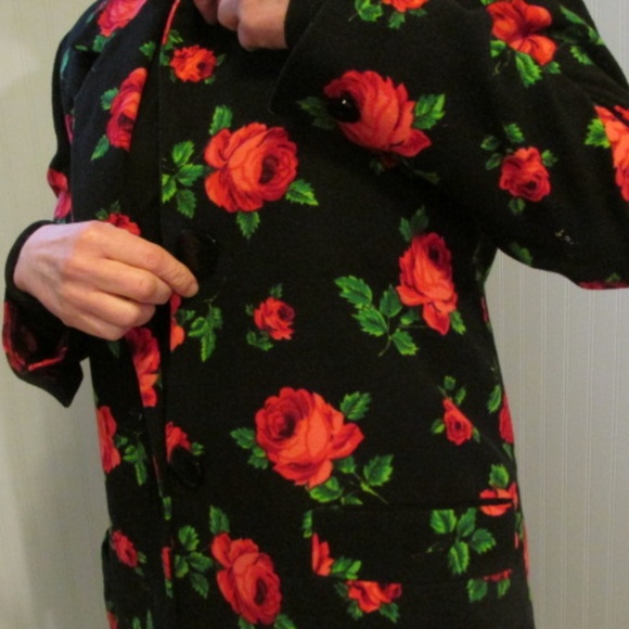 Vintage Black Velvet Jacket with Rose Pattern, Size M - Picture 6 of 6